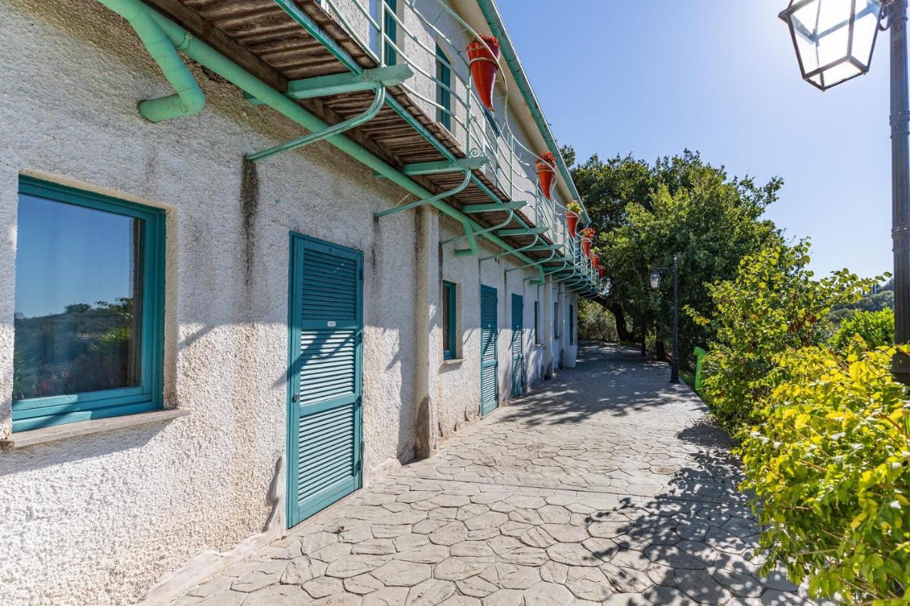 Ille-Roif Resort&Spa Fara in Sabina Exterior foto